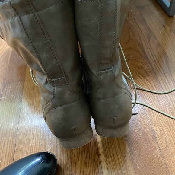 Women combat boots! - Picture 2 of 4